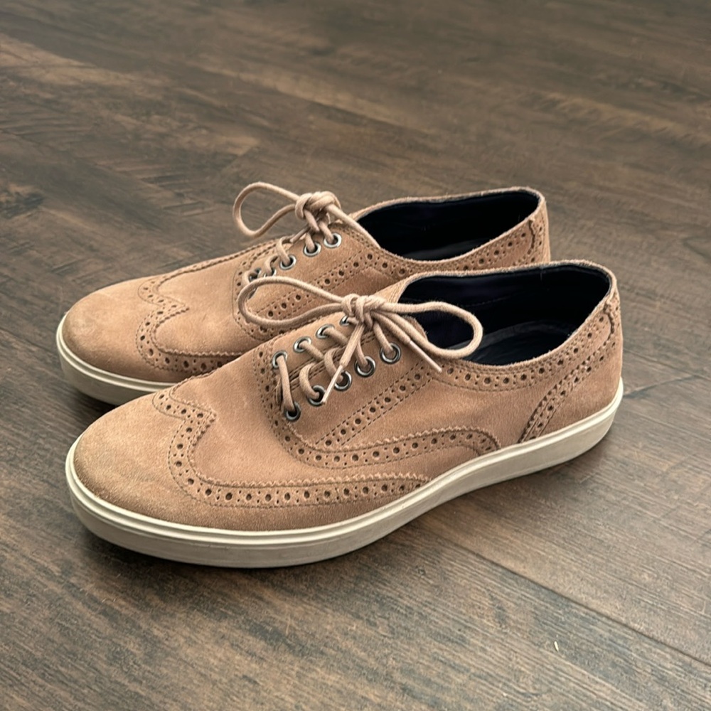 Men’s Cole Haan 8 1/2 wing tip sneakers